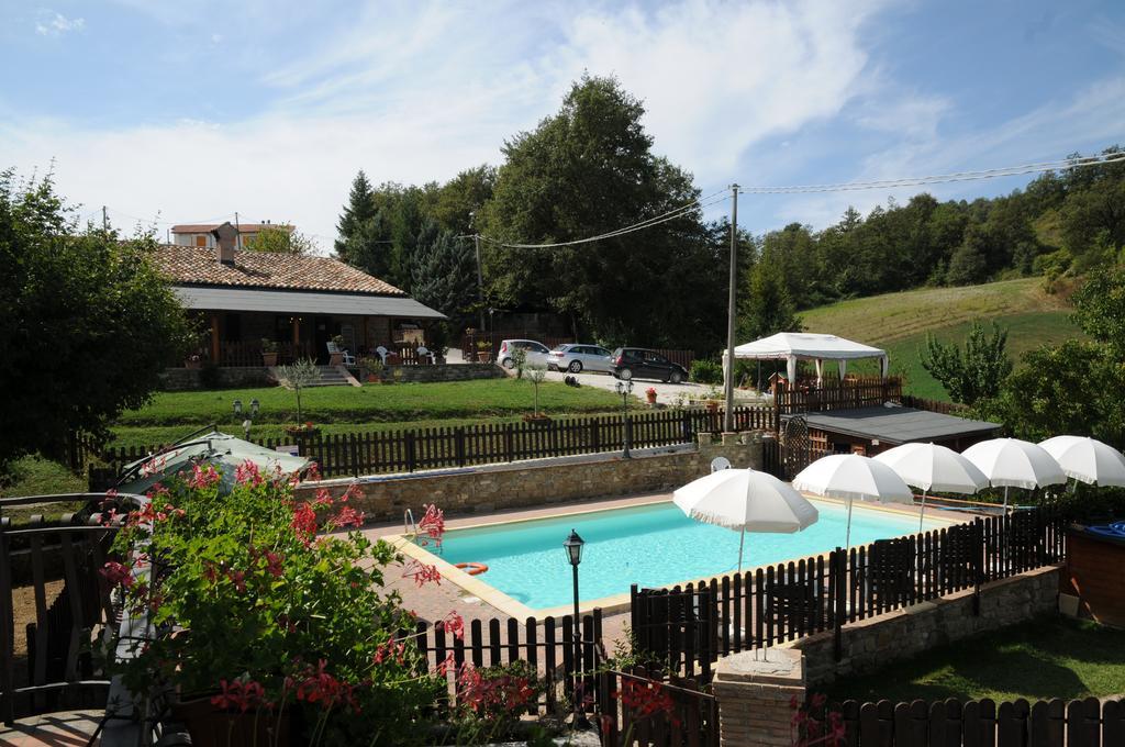 Agriturismo Ponte Di Riocchio Gubbio Rum bild
