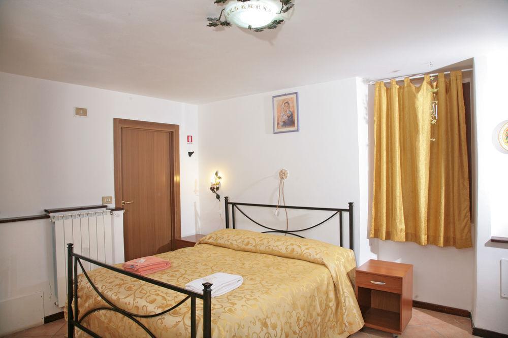 Agriturismo Ponte Di Riocchio Gubbio Exteriör bild
