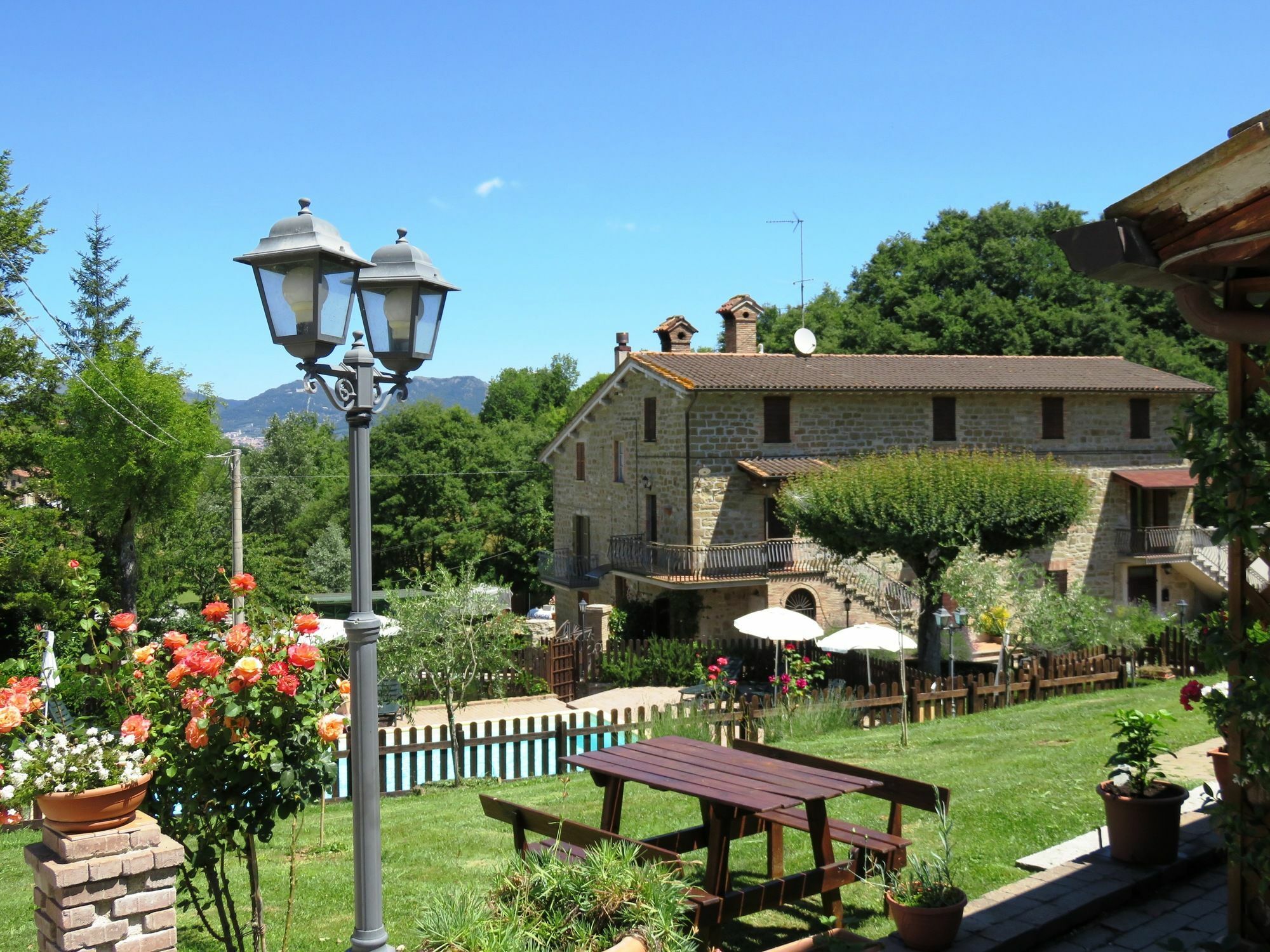 Agriturismo Ponte Di Riocchio Gubbio Exteriör bild